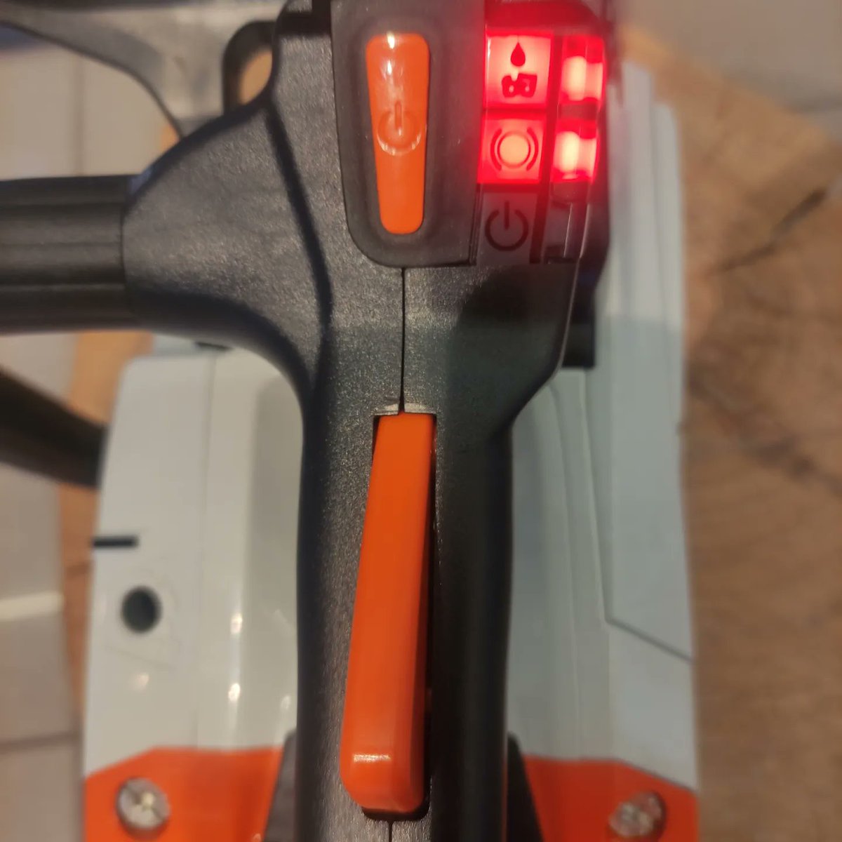 Seguimos con las novedades en bateria...!!!
STIHL MSA 220 TC-O
Novedosa motosierra de poda en 2 versiones de 30 y 35 cm...!!
Ya en stock en nuestra tienda física y en la web...!!!
No dudes en venir a ver todas las novedades...!!!
cabellomaquinas.es/tienda-de-maqu…