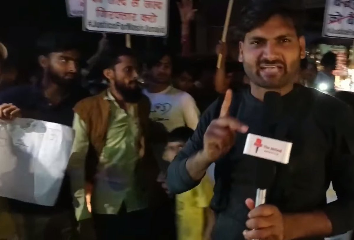 ErWaseemAkra's tweet photo. तथाकथित गौरक्षकों ने मेवात के अनेक घर उजाड़े हैं। आखिर कब तक मेवात की मां, बहन और बेटियां इंसाफ़ के लिए अपने आँसु बहाती रहेंगी ?
#Justice_For_Nasir_Junaid
#गौरक्षक_ही_गौतस्कर_हैं
#ऑपेरशन_अधर्म https://t.co/W97edDaN6e