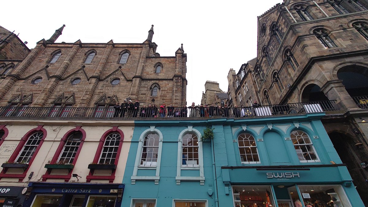 LargsExpArts's tweet image. After taking in the dizzying &amp;amp; extraordinary sights at Camera Obscura &amp;amp; World of Illusions, our field trip continued with a &apos;Time Traveller&apos; photoshoot around the Old Town &amp;amp; a visit to the National Museum of Scotland. Finished off with a good luck pat on Greyfriars Bobby&apos;s nose!