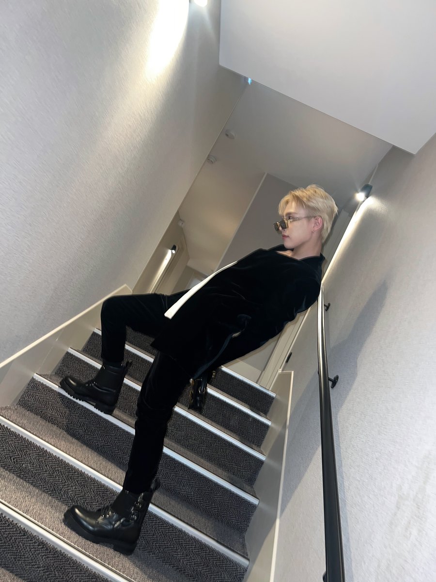 [📷] #BALMAINFW23 홍중 Behind Photo
⠀
Captain with Balmain  
⠀
#ATEEZ #에이티즈 #HONGJOONG #홍중