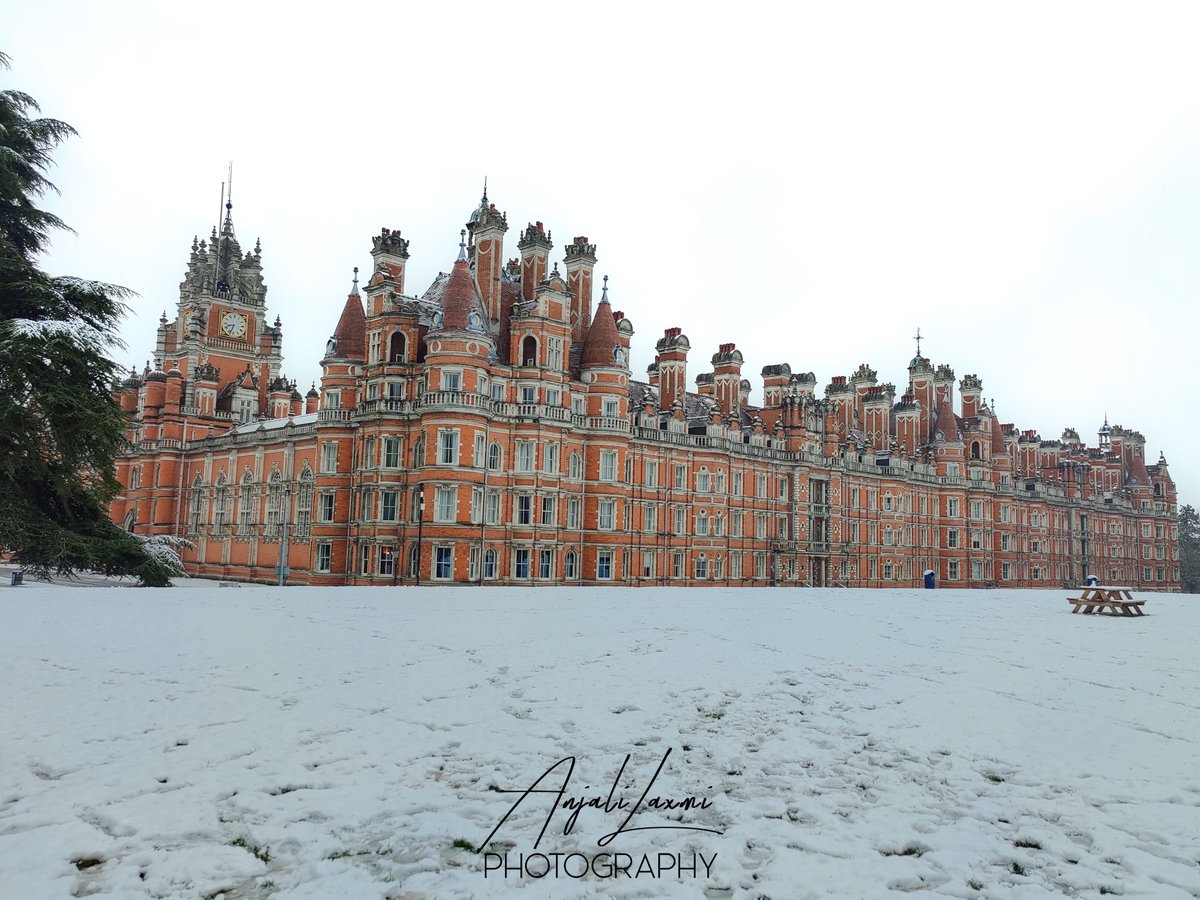 Despite having been at RHUL for nearly 4 years, this is the first time seeing it in the snow - it did not disappoint!

<a href="/RoyalHolloway/">Royal Holloway</a> <a href="/RHCampusLife/">RHCampusLife</a>