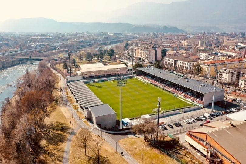 SweeperPod's tweet photo. 🇮🇹🆙 It's been some rise for Serie B club FC Südtirol from Italy's northernmost province:

1996: Promotion to 6th tier
1997: Promotion to 5th tier
2000: Promotion to 4th tier
2010: Promotion to 3rd tier
2022: Promotion to 2nd tier
2023: 4th in Serie B &amp; in the promotion mix https://t.co/mzxxqoWhd1