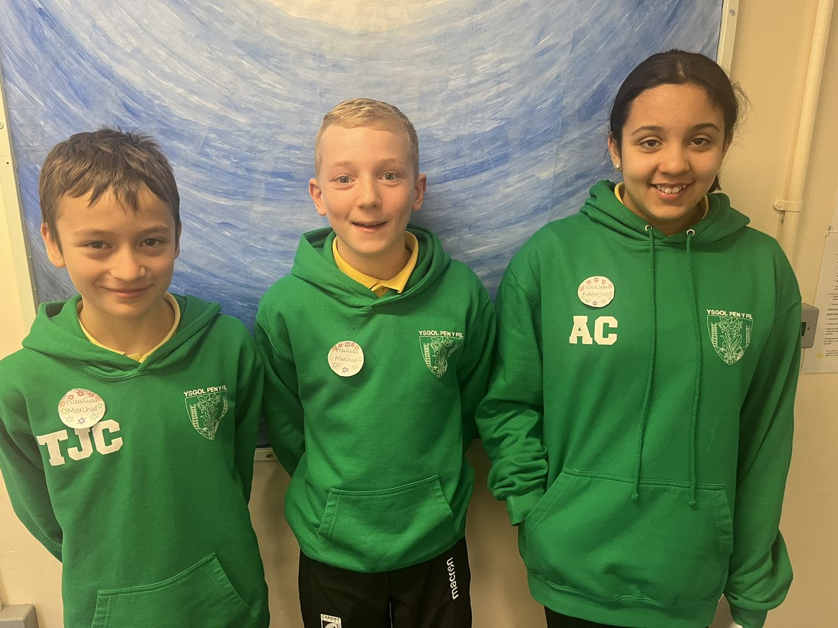 Disgybl wedi creu bathodyn i bawb i ddathlu Diwrnod Rhyngwladol y Merched heddiw 👏🏼 Da iawn ti AC! 

#diwrnodrhyngwladolymerched

<a href="/YsgolPenyPil/">Ysgol Pen y Pîl</a>