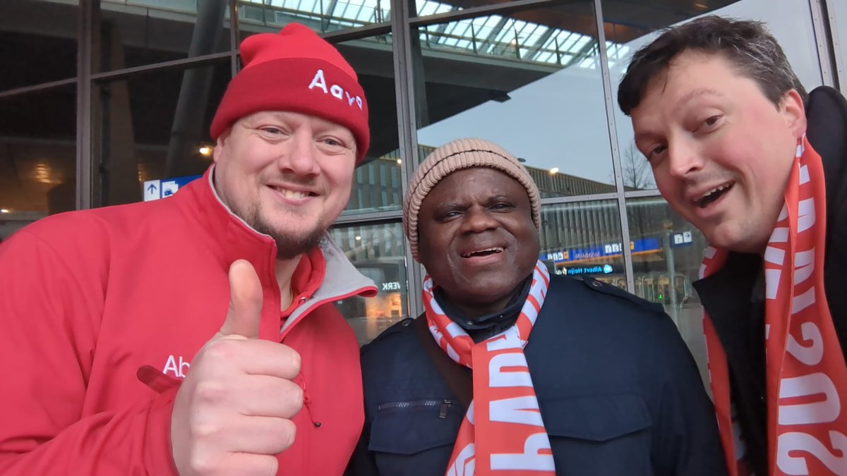 Ochtendcampagne station Bijlmer-Arena met deze partijkanjers | 8 maart <a href="/PvdAnh/">PvdA Noord-Holland</a> <a href="/AgvPvdA/">PvdA Waterschap Amstel, Gooi en Vecht</a> <a href="/PvdA020Zuidoost/">PvdA Amsterdam ZO</a>