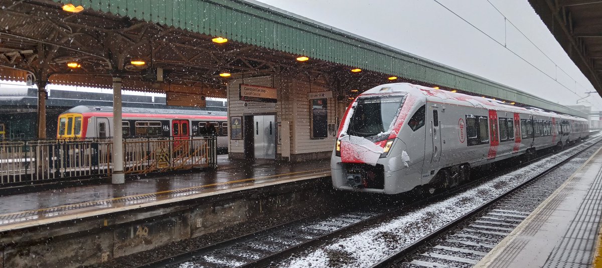 NotYOLOSmh's tweet image. Few pics taken in todays snow 

Hope you like them @tfwrail and @GWRHelp 😁

#Class153 #Class158 #Class231 #Class43