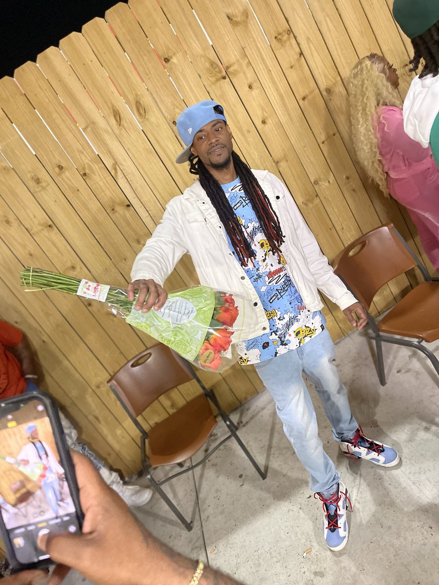 coopcity86's tweet image. When you get your 💐 while you still alive… #NetworkAndChill