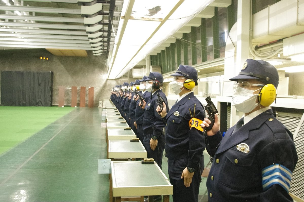 警察学校だより🏫】 ～拳銃訓練の実施🔫～ この写真は警察学校での拳銃