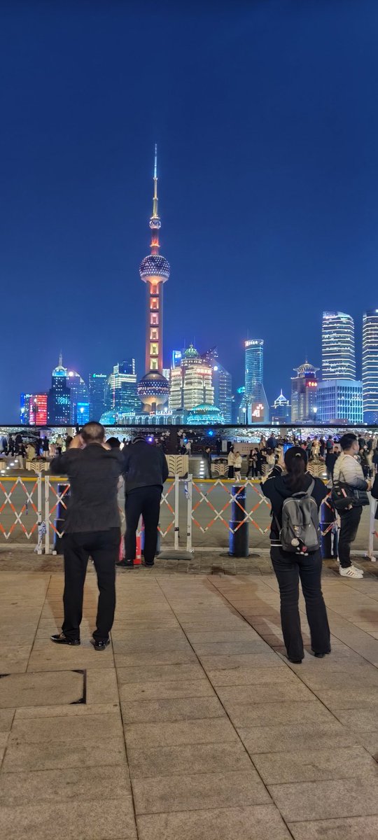 baidingLi's tweet photo. 来到上海的感觉真好（it feels good to be in Shanghai !#trip #living #life #旅游 #生活 https://t.co/vsDohPssVj