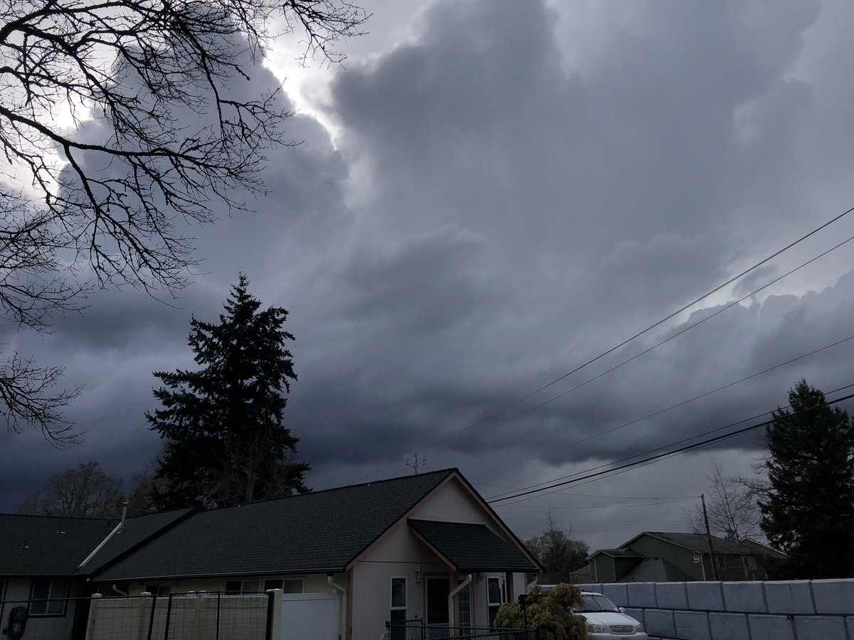 waynedaniels's tweet photo. @KimTwister thunderstorms and hail hit Tacoma and Auburn during rush hour Tuesday afternoon!  -waynesworldmedia visuals https://t.co/EVIaVV1T0s