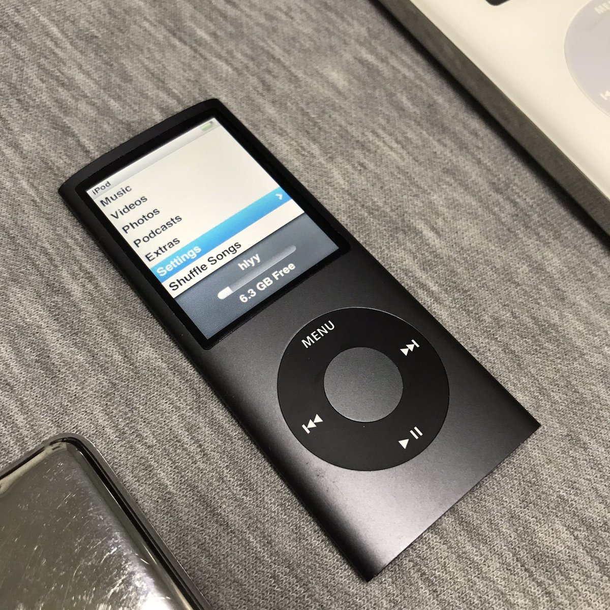 helloyoyeahh's tweet photo. 🖤iPod nano4(8gb)
👽890 b.-
▲รายละเอียด
-ความจุ 8 gb
-จอดี ไม่ด่าง ไม่ดวง ไม่เส้น
-รอยน้อย
-บอดี้ค่อนข้างใหม่ สีสวย
❌มีรอยฝาหลังเล็กน้อย
-ปุ่มล็อคปกติ holdได้
-แบตดี เทสไว้เปิดวอลุ่ม50% ปิดจอฟัง 10 ชม. โดยประมาณ
-ไม่แถมสายชาร์จ
#ipod #ipodnano #ipodnano4 #ไอพอด #ipodsecond https://t.co/AGpjsVCdMw