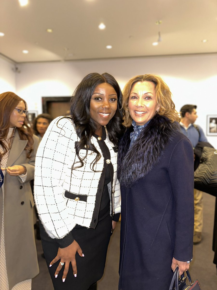 Grateful to have attended the @thepaleycenter w/ @iamdebralee & @crystalmccrary discussing Debra's journey to the top of the entertainment industry as chronicled in her new memoir, “I Am Debra Lee”. An empowering story of a trailblazer breaking barriers & achieving success!