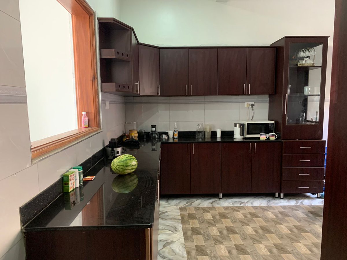shukranproperty's tweet photo. โค๏ธMANSION FOR SALE ๐
๐#5bedrooms
๐#6bathrooms
๐#2sitting rooms,
Dining and modern kitchen
๐Seated on #17decimals private mailo land title on table.
๐Location:Kajjansi less than 1km from the main road
๐Price: #900m Ugx negotiable.
Call 0706592177 https://t.co/HuMeVa2aB9