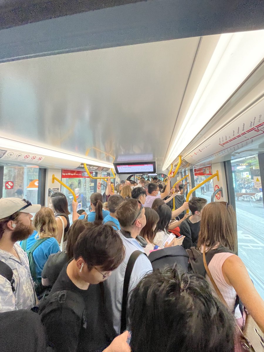 dain_ger's tweet photo. Whelp. This is fun. #sydneytrains The while train network is down https://t.co/WXyFrAqMvq