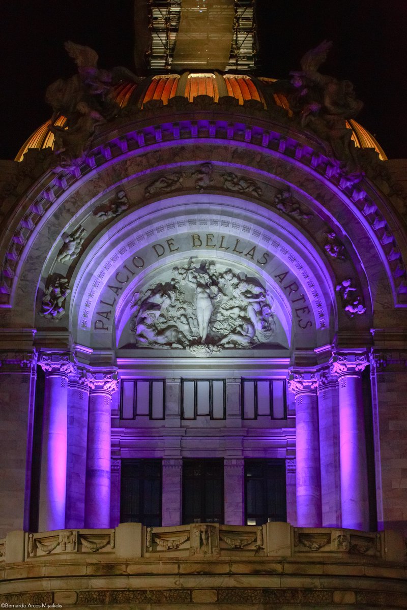 PalacioOficial's tweet image. #BuenasNoches

El @PalacioOficial se iluminará de color morado, desde esta noche y hasta el 15 de marzo, en conmemoración del #DíaInternacionalDeLasMujeres 

#QueVivanLasMujeres
#8M2023