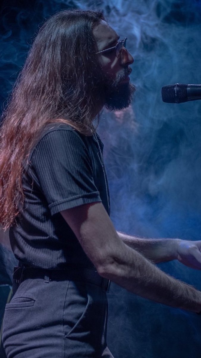 open.spotify.com/track/6wwsGEHW…