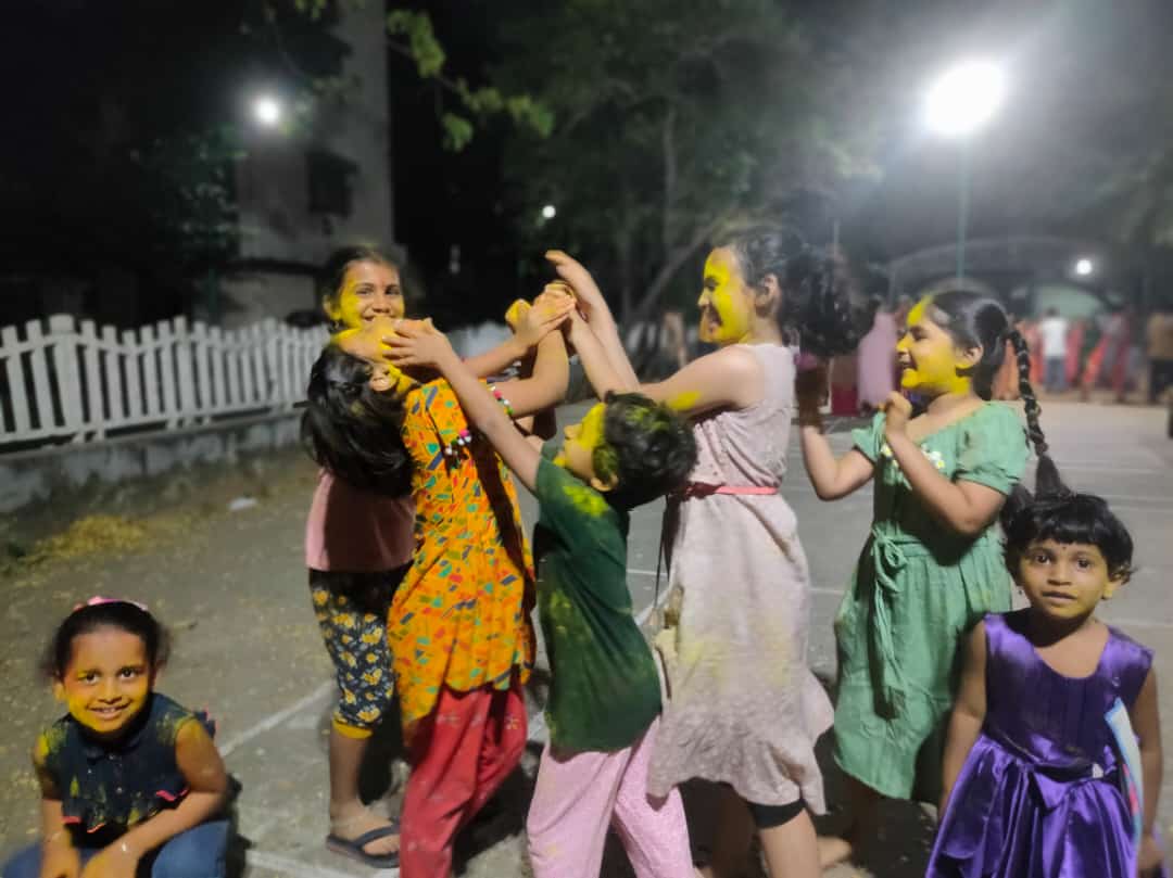 DrSajmi's tweet photo. Happy holi https://t.co/6nqZRqUt14