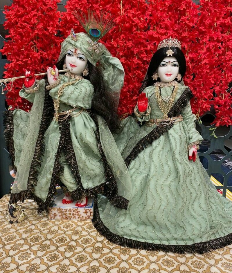 11:11 - May Lord Radha Krishna always bless everyone.🙏 💚

Have a Krishna Conscious Day ✨ 

HARE RAMA HARE KRISHNA 🌸
