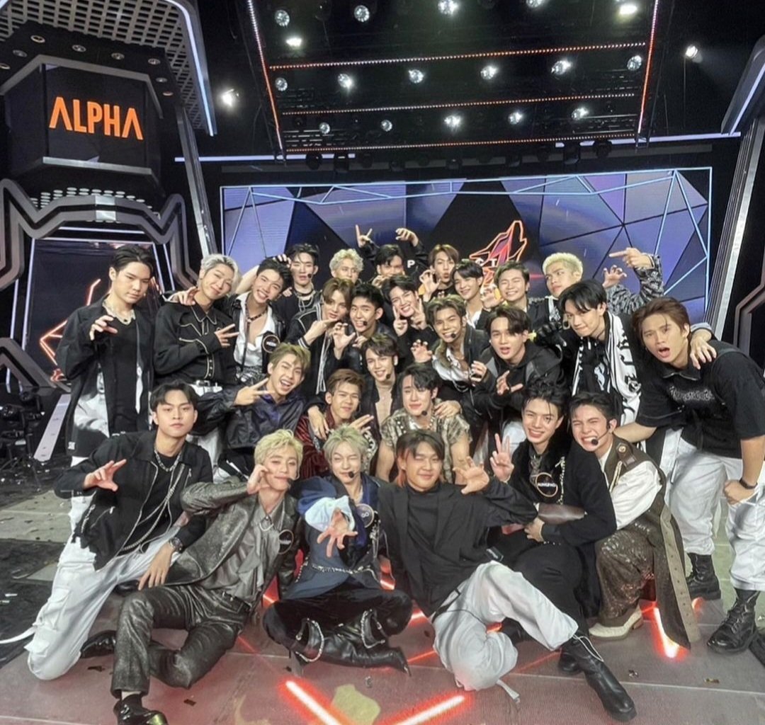 Nabiyaahhhh's tweet photo. Just a suggestion, Please hold a Project Alpha Concert because honestly we really want to watch them again together ๐บ๐บ๐๐ซถ๐ซถ @ProjectAlphaTH @GMMTV
#ProjectAlphaTH
#27Alpha https://t.co/gBPsH9EjTW