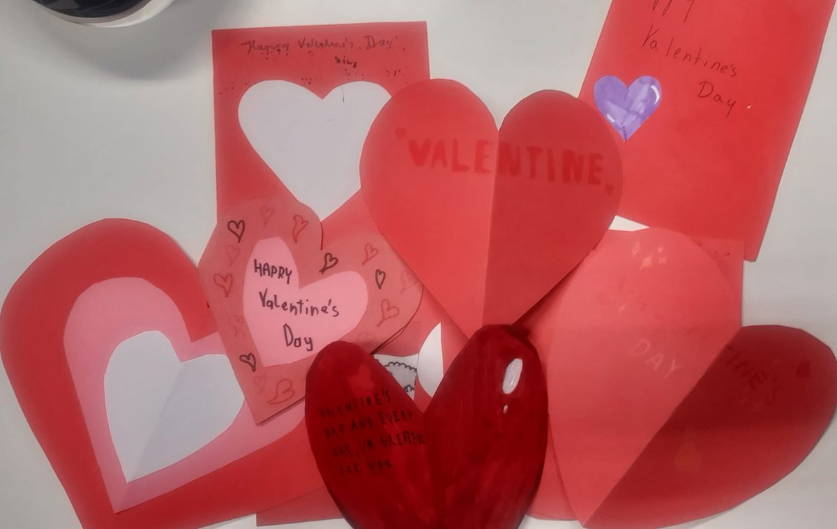 Recibimos las postales de nuestros amigos de  Polonia y Alicante que intercambiamos mediante un protecto eTwinning para el día de San Valentín.

Thank you friends.
We ❤️ you.

#etwinning #saintvalentine #infantil #english