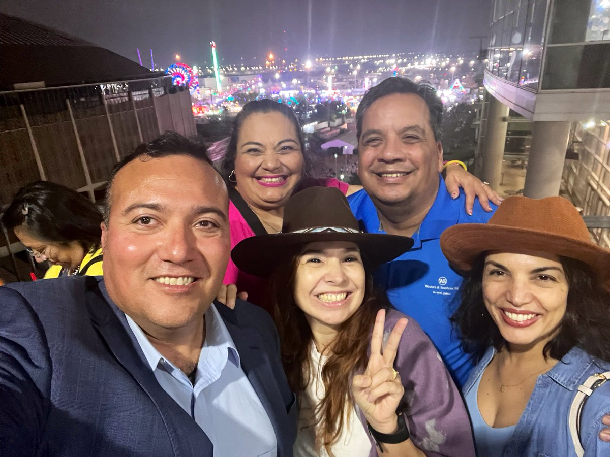 SergioChapa's tweet photo. Hanging Tough: Seeing NKTOB at the Houston Rodeo was a fun break from CeraWeek #NKTOB #CeraWeek #Houston https://t.co/JnRSSQQw0u