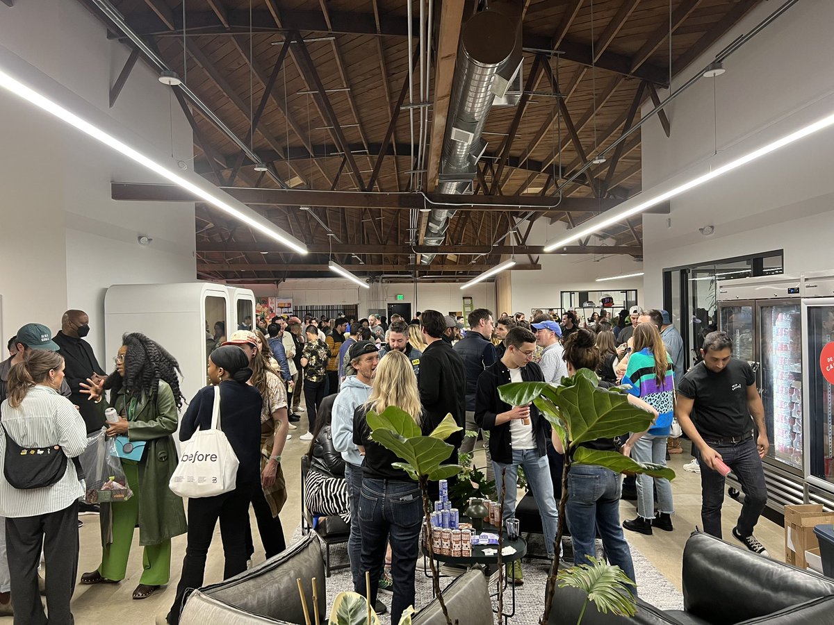 BevNET's tweet image. We had a great turnout at our pre-Expo event! Thanks @thesnaxshot @herestudio &amp;amp; @delacalleco for making it happen.

#bevnet #nosh #cpg #expowest