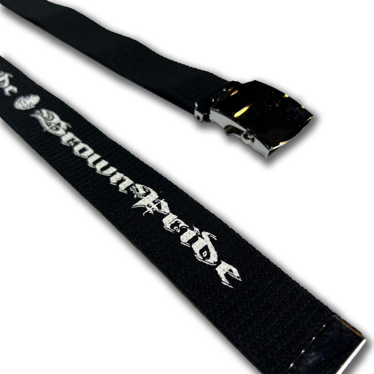 DjsantanaH's tweet image. 本日Brown Pride VOL.4リリースです‼︎

今作で30作目になります‼︎

今回も新譜中心にchicanorap.latinhiphopの選曲にしています‼︎

今回は先着で特製ステッカーが付きます‼︎枚数限定なので欲しい人はお早めに‼︎

限定品の特製ベルトも後少しあります‼︎

#djsantana
#mixcd 
#BrownPride4