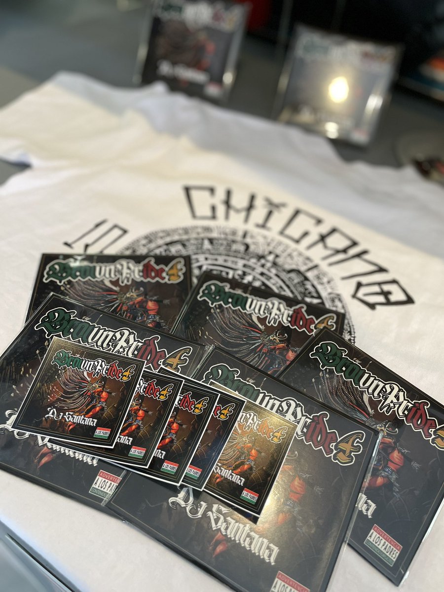 DjsantanaH's tweet image. 本日Brown Pride VOL.4リリースです‼︎

今作で30作目になります‼︎

今回も新譜中心にchicanorap.latinhiphopの選曲にしています‼︎

今回は先着で特製ステッカーが付きます‼︎枚数限定なので欲しい人はお早めに‼︎

限定品の特製ベルトも後少しあります‼︎

#djsantana
#mixcd 
#BrownPride4