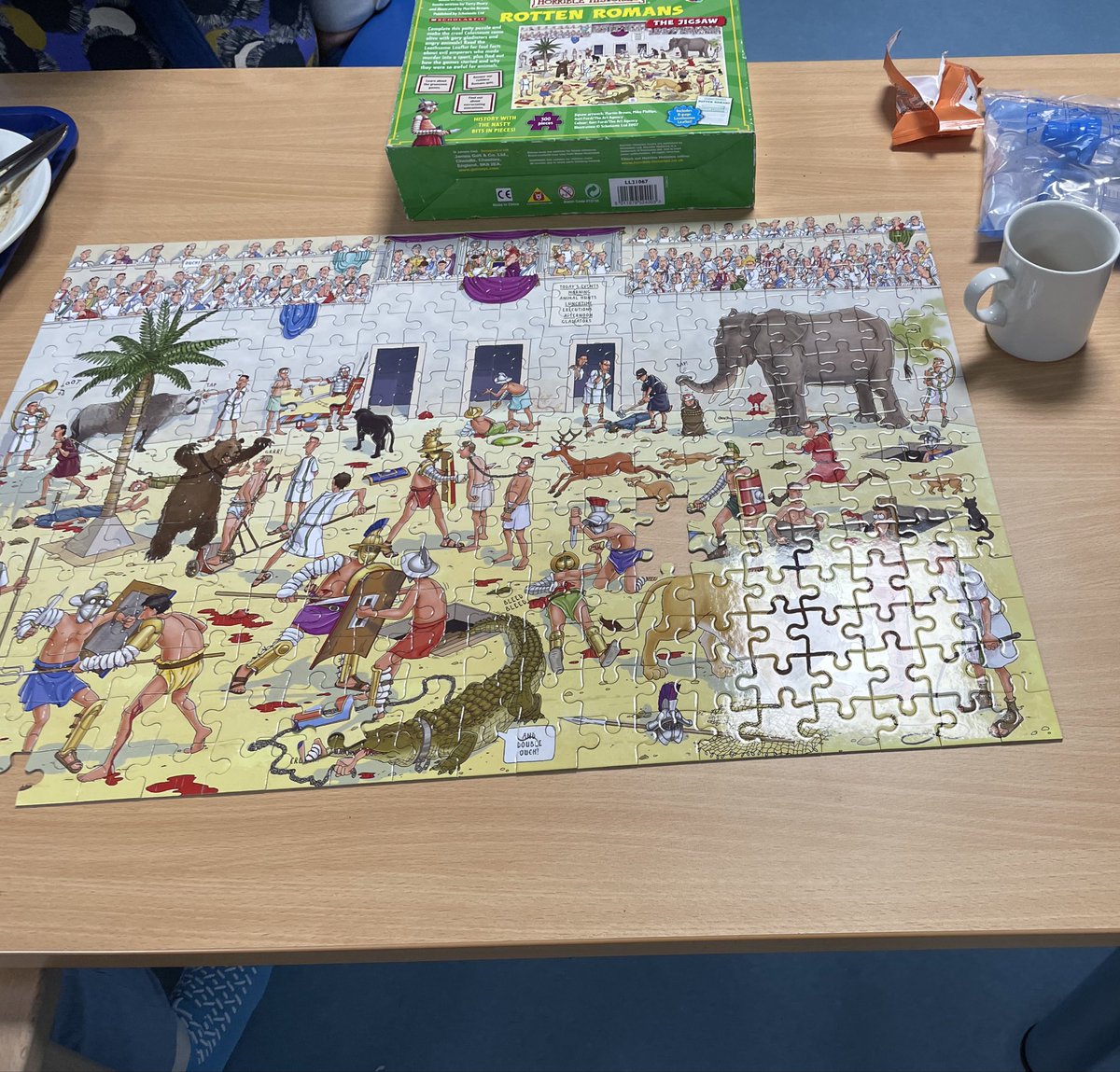 Super amazed with the patients in B Bay yesterday. The ladies met up for #lunchclub, ate lunch together and completed this Roman jigsaw.

At 3pm they were chatting away with a spot of afternoon tea. 

#endpjparalysis #teamfrailty