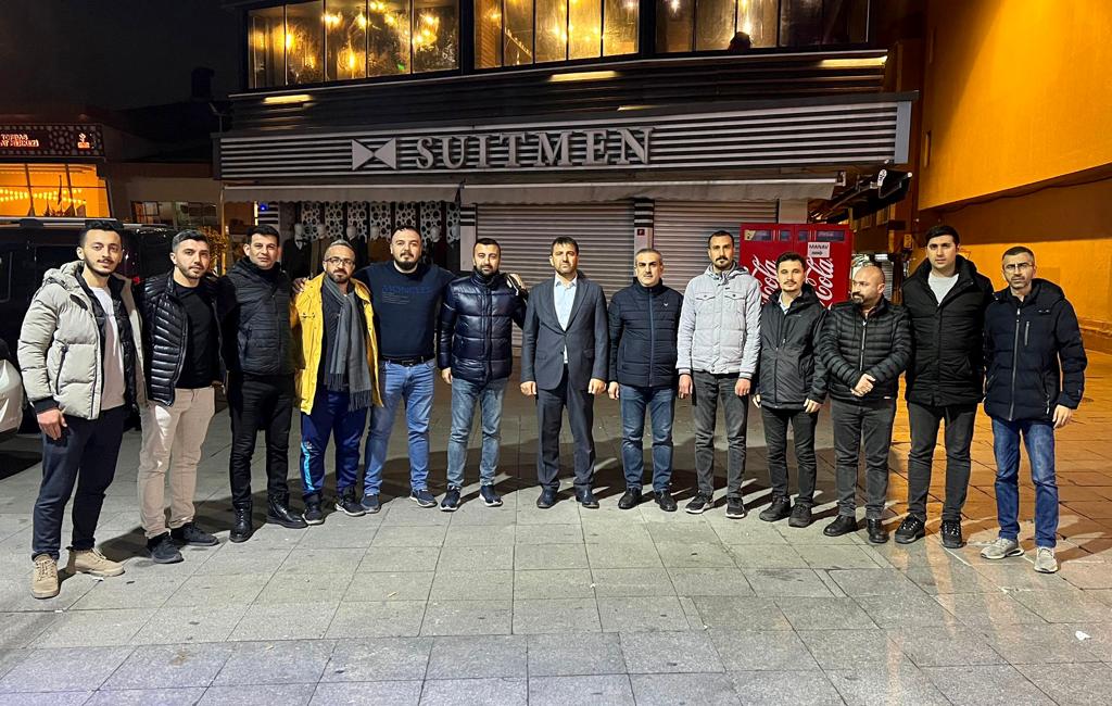 #Deprem felaketinin yaşandığı ilk andan itibaren gerek #Malatya’da arama kurtarma, yardım malzemelerinin dağıtımı, çadır kurulumu; gerekse #İstanbul’da ürün tedariği ve naklini sağlayan Battalgazi Torunları bir araya gelerek Ramazan Ay’na dair istişarelerde bulundu.