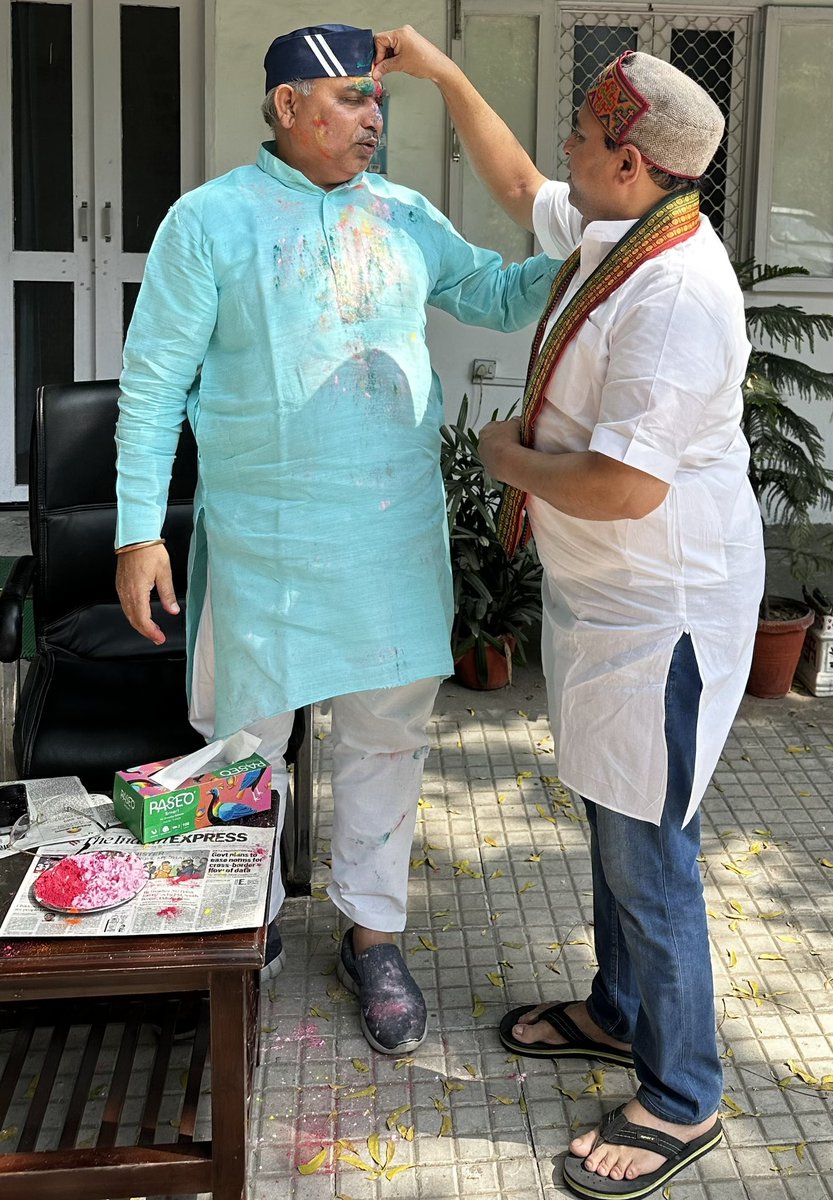 होली की शुरुआत…
शिवप्रकाश जी के साथ!

#होली #Holi2023 #HoliCelebrations