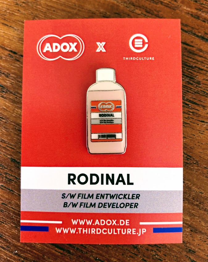 SilversaltJapan's tweet photo. 【📣Coming Soon‼】皆々様には大変長らくお待たせいたしましたAdox Rodinal現像液間もなく入荷です📣再販開始は3/10（金）予定で調整中です。そしてもう一つ耳より情報👂ロディナル ピンバッチも同日ご提供開始します✨こちらは限定品で今回限りのご提供です✨ｶﾜ(・∀・)ｲｲﾉ!! https://t.co/Krk4sh8xsY