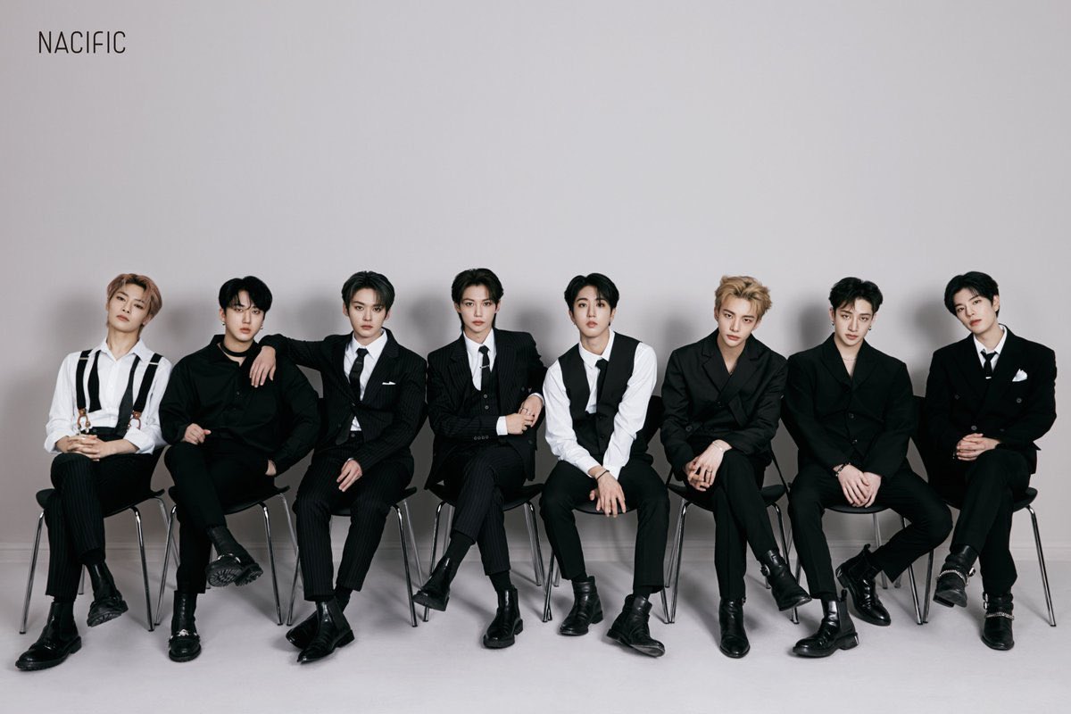 божество справа налево