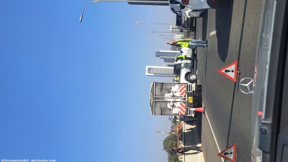 09:30 serious road accident along expressway,museum Hill exit involving three vehicles via @DiscoveriesAct