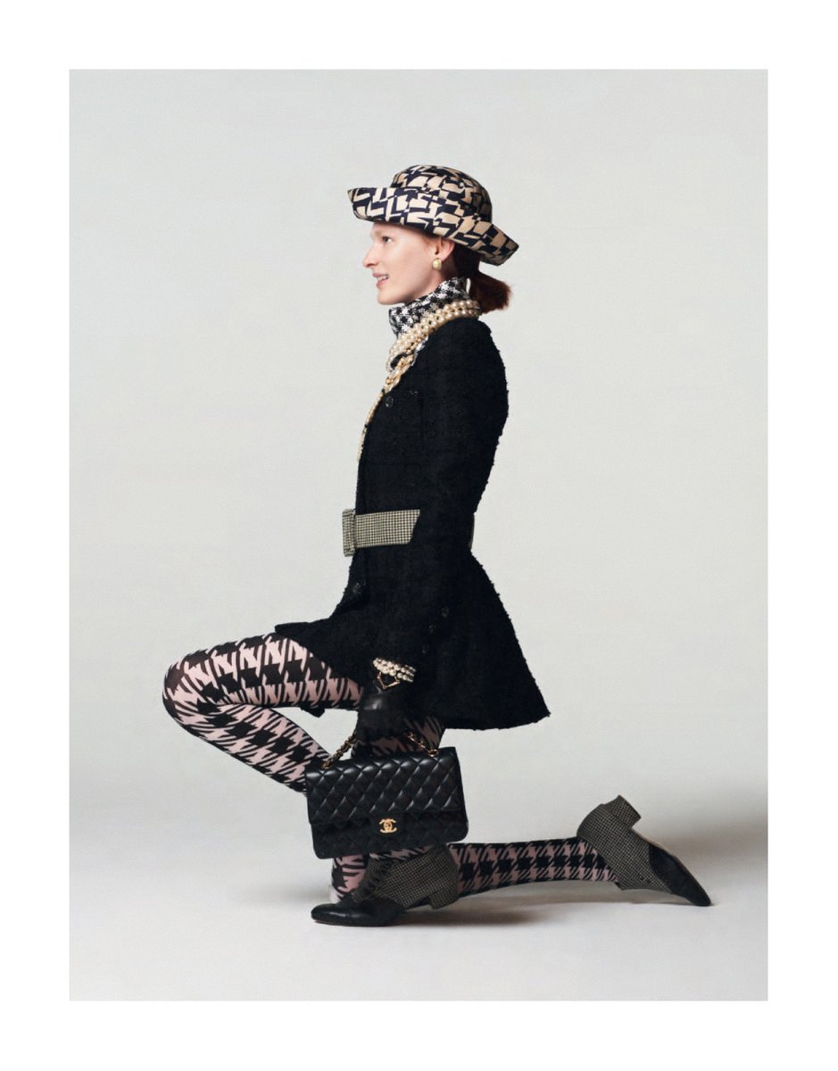 paper_muse's tweet image. #BritishVogue 3월호/ papermuse.kr: THEN &amp;amp; NOW - Photo #DavidSims, Styling #BenjaminBruno
#SS23 #패션사진 #보그화보