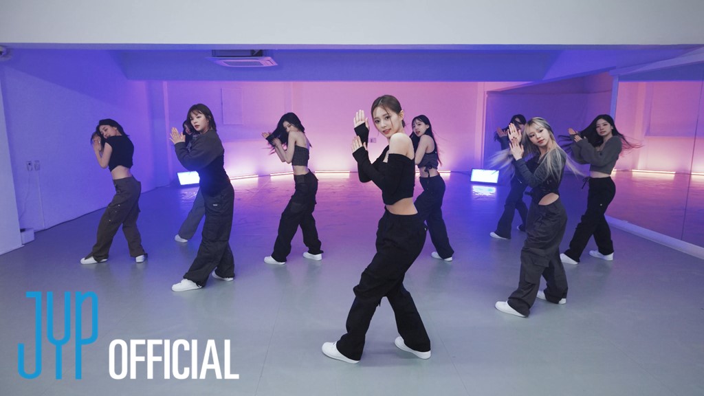 TWICE "MOONLIGHT SUNRISE" Choreography Video (Moving Ver.)

❤YouTube: youtu.be/-38PwJvhDN0
💚NAVER TV: tv.naver.com/v/33771778

📌"READY TO BE" Pre-save &amp; Pre-order
TWICE.lnk.to/READYTOBE

#TWICE #트와이스 #READYTOBE
#MOONLIGHTSUNRISE