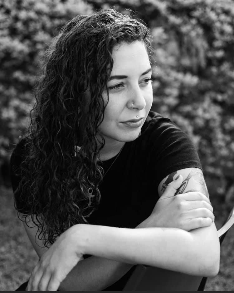 🧵 On #InternationalWomensDay we mark the first anniversary of our great friend and colleague, Sumy Sadurni. Described by her mother as “a rock'n'roll Mother Teresa”, Sumy was a talented photojournalist based in Kampala known for her evocative work across the east Africa region.