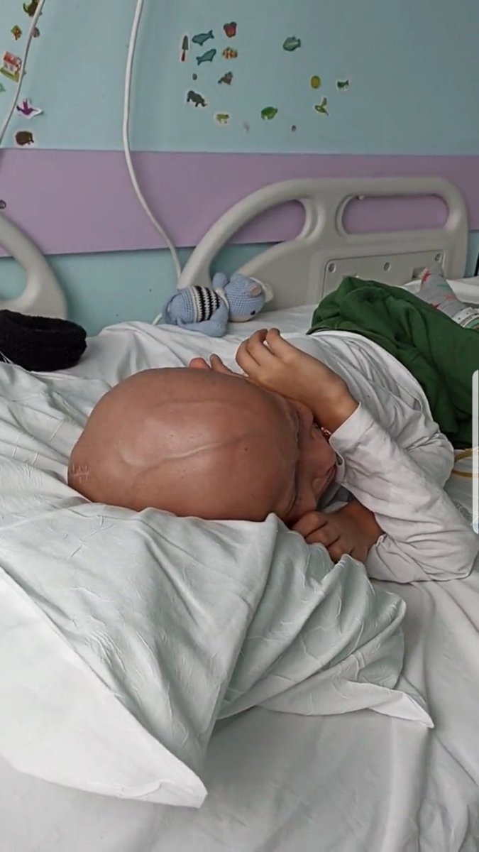 Yusuf Kerim'in annesi geri götürülmüş. Çocuk daha kötü oldu. Sürekli ağlıyor. Herkes elini vicdanına koysun.