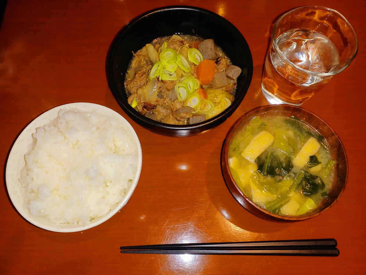 昼ごはん 黒毛和牛のスジ肉じゃが♪