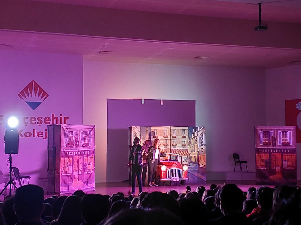 BahcesehirSivas's tweet photo. We would like to thank the British theatre organization called "Cloud Theatre" that visited our campus as part of English activities for their splendet performance. https://t.co/PFOHlmMgBC