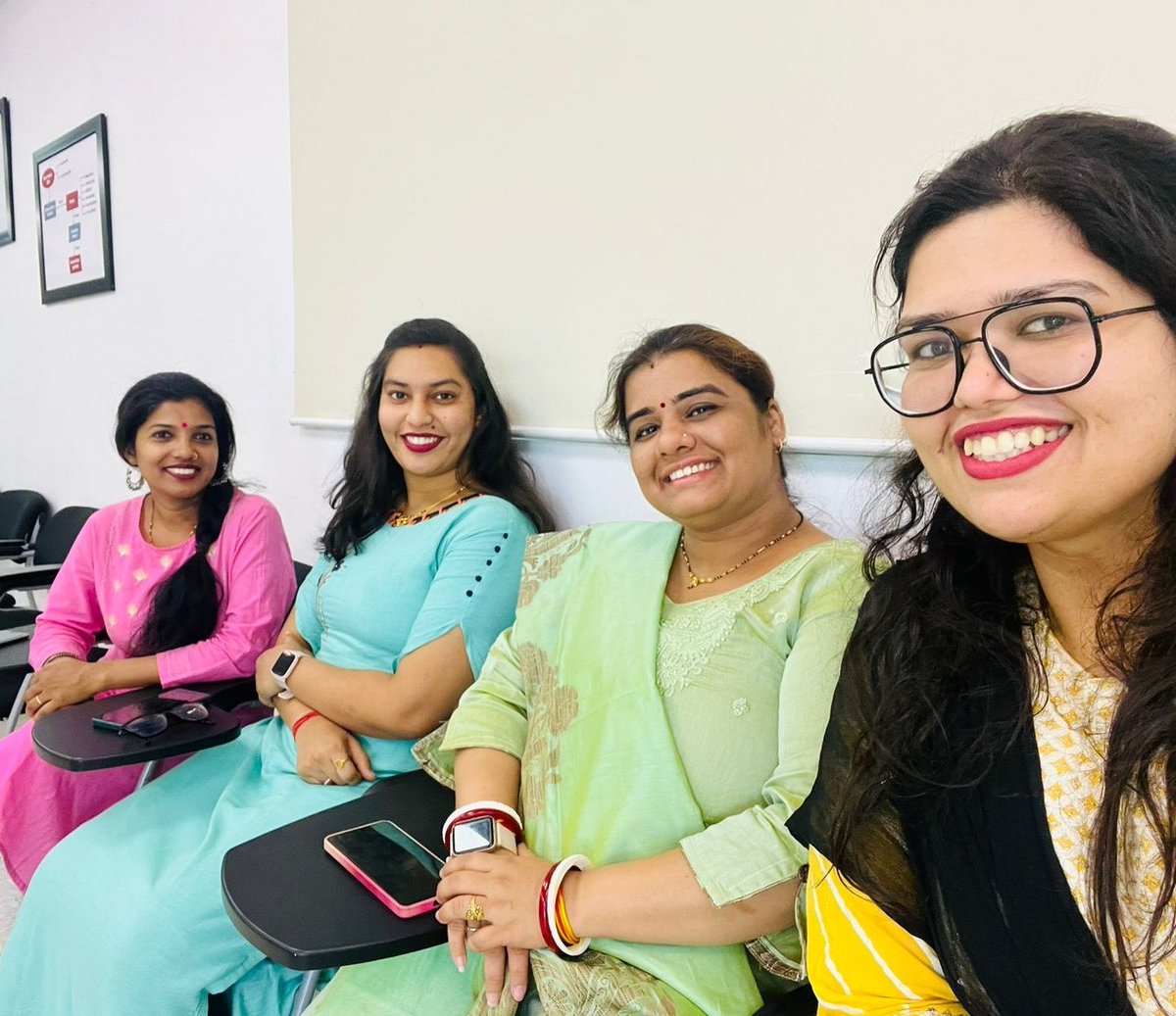 Happy Women's Day to all the incredible women out there! Hope you have a fabulous day
#WomensDay2023 #Beautifulladies #HRTeam @smartDataIncLtd