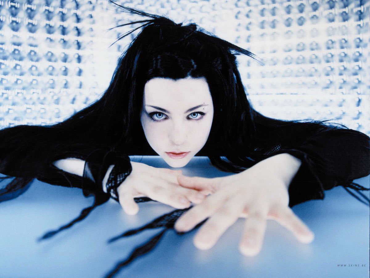 eskisarkiIar's tweet photo. Tam 20 yıl önce, Evanescence'ın Fallen albümü yayınlandı. https://t.co/WKLqsdIS75