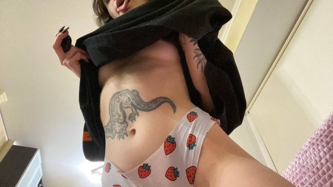 Лучшим подарком к 8 марта будет твоя подписочка на мой бусти :> https://t.co/XhL8zpuAJI<a href="/tag/realloyalfans"class="tags"><span>#realloyalfans</span></a>