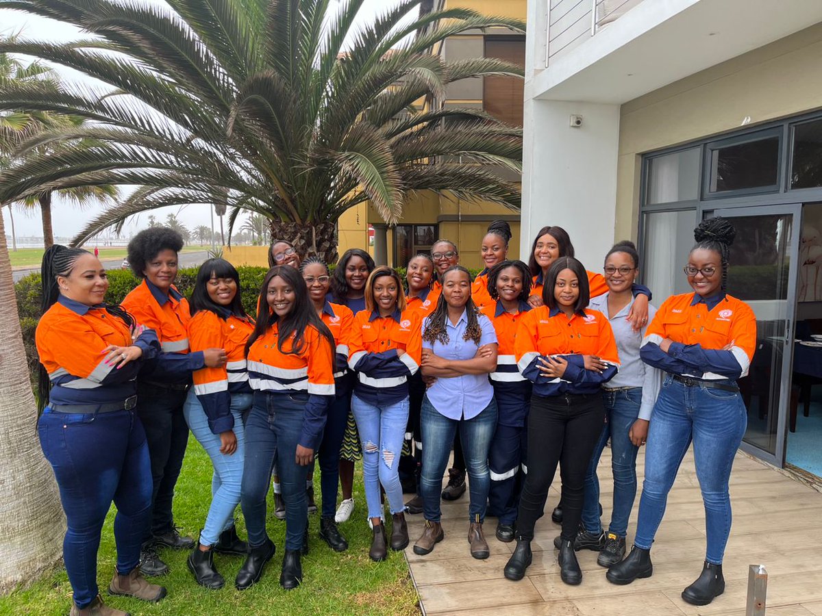 NamcorNamibia's tweet photo. At NAMCOR, we are dedicated to empowering women in the oil and gas industry. As the operator of the National Oil Storage Facility (NOSF), we are thrilled to have talented and hardworking women on our team.
#NAMCOR #WomenInOilAndGas #NOSF #EmpoweringWomen https://t.co/dlNt3wW5WG