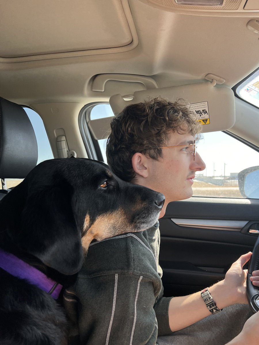 tr1nabean's tweet photo. road trip core https://t.co/T1CtKTGMxW