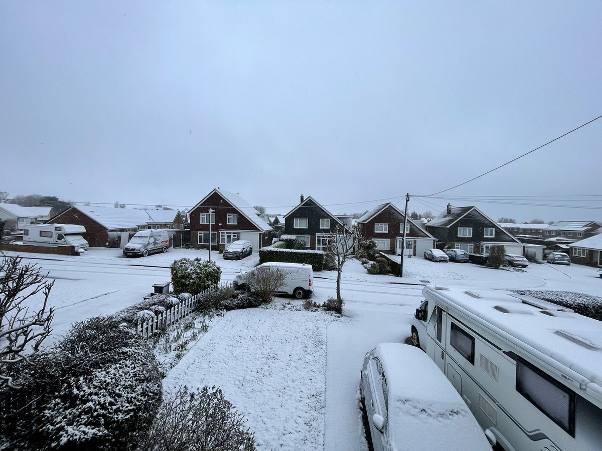 scottjanaway's tweet photo. Ok, it snowed. To work or not to work.
#kentlive #kentsnow #whitfield #uksnow https://t.co/BUXclKCxjp