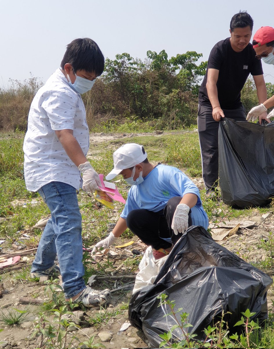 PremTaba's tweet photo. Conducted Dikrong River cleaning today. So proud of the youths and NGOs of Banderdewa area who organized the cleaning. Clean river programs have become a mass movement in ICR.

@arunachaltimes_ @YMCRAP @NItanagar @Nyksindia @ArunForests https://t.co/Itigdx8FjI