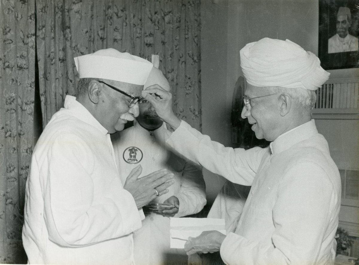 President Dr Rajendra Prasad receiving Holi greetings from the Vice President Dr S. Radhakrishnan at Rashtrapati Bhavan. (March 22, 1962)