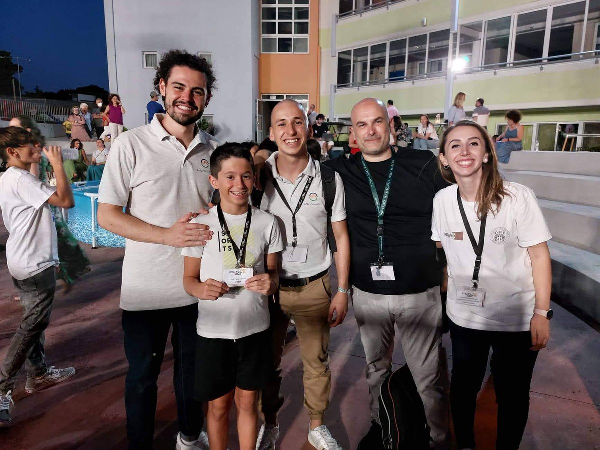 #Throwback n°4 to <a href="/ICICTE/">ICICTE</a> 2022 in Rhodes! 🇬🇷
An opportunity to discuss ways to enhance teaching through technology with researchers.
We also organized a #robotics competition at <a href="/RPschool/">Rodion Pedia</a>, and little Elias won with his #Guizzo! An unforgettable experience!
#STEMeducation #edtech