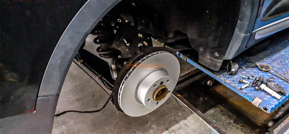 HanzAutoworks's tweet photo. Client mentioned that the car couldn't move and the parking brake warning was on display and unable to disengage, so car was towed in and replaced the jammed motor to solve.
Mr. Ryan
https://t.co/G3uD4Y07PF
https://t.co/36CkDWWfzu
#BMW  #bmwx3  #bmwf25 https://t.co/XmOa3c8DQ1