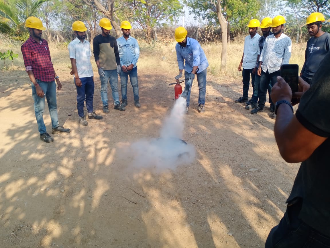 Windcareindia's tweet photo. A few clicks of the Leading GWO training company Windcare India Pvt Ltd providing BST - Fire awareness training in Karnataka to team Southern Green Power Service. 
We thank the SGPS for giving us this opportunity.

#windcareindia #gwotraining #cranelesstechnology #windpower #sgps https://t.co/Yjvwl62Bqp
